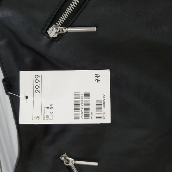 H&M leather skirt - Picture 2 of 2